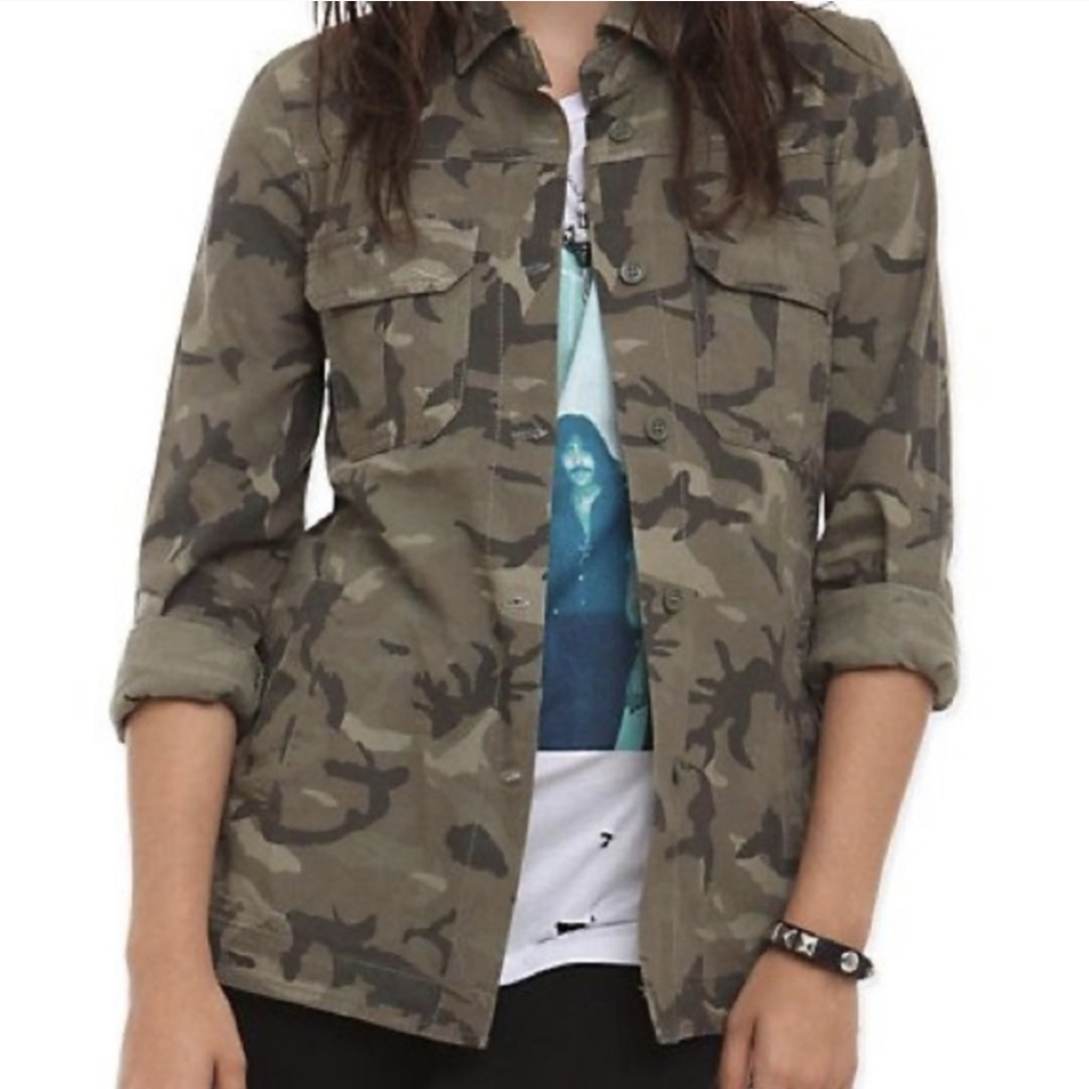Ali & Kris Camo Shirt Jacket
